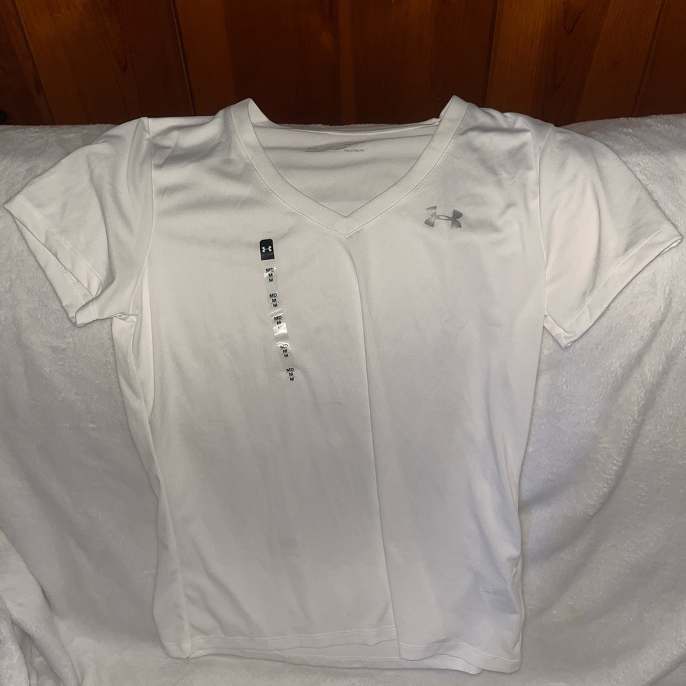 New Under Armour Women's White V-Neck Top
